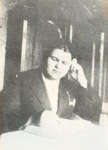 2 - Jurnalistul Corneliu Coposu la masa de scris