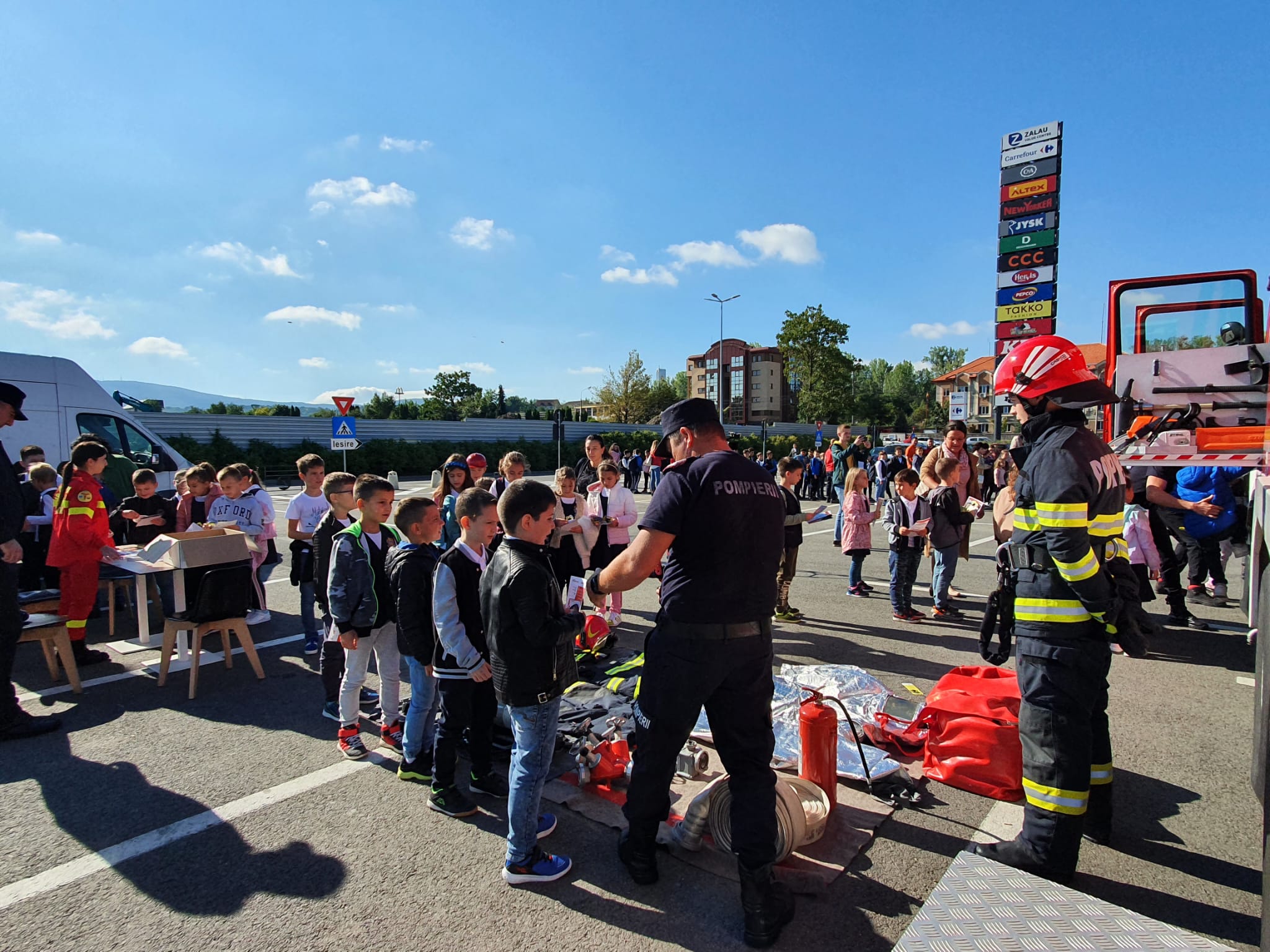 Ziua Pompierilor, marcată prin multiple evenimente la punctele ISU ”Porolissum”.               Șapte cadre militare, înaintate în grad