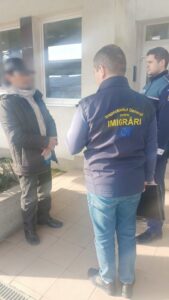 825f0d0a-55b6-40d4-8740-c0af51193eb7