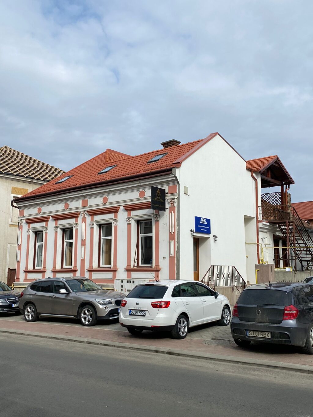 6adebf57-7318-414f-9ffb-c6fae4b7597e