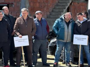 f0b4c919-6c87-433d-b640-fc5766349eb1