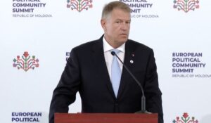 iohannis-profesori-sa-se-intoarca-marti-la-scoala-837652