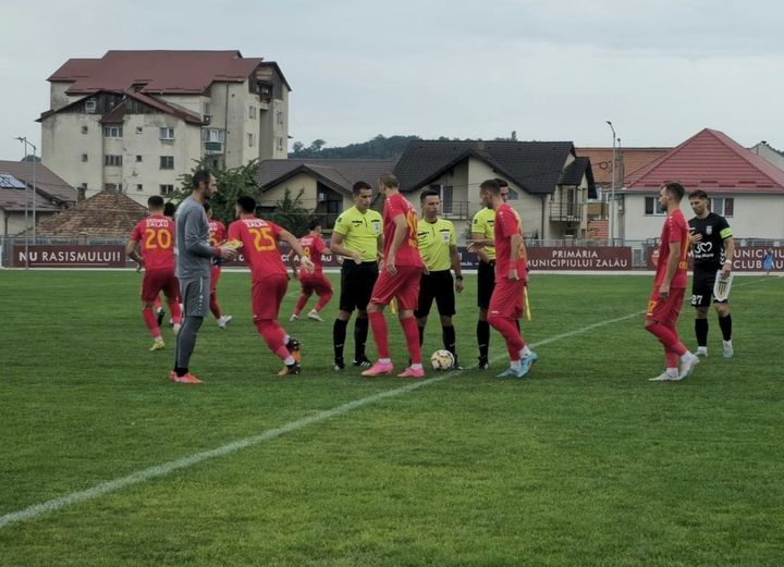 Gata cu gratuitatea la meciurile de volei și de fotbal. Se introduc bilete și abonamente