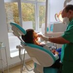 Dinte, pauză, lipsă, gaură. România, campioană la măsele stricate