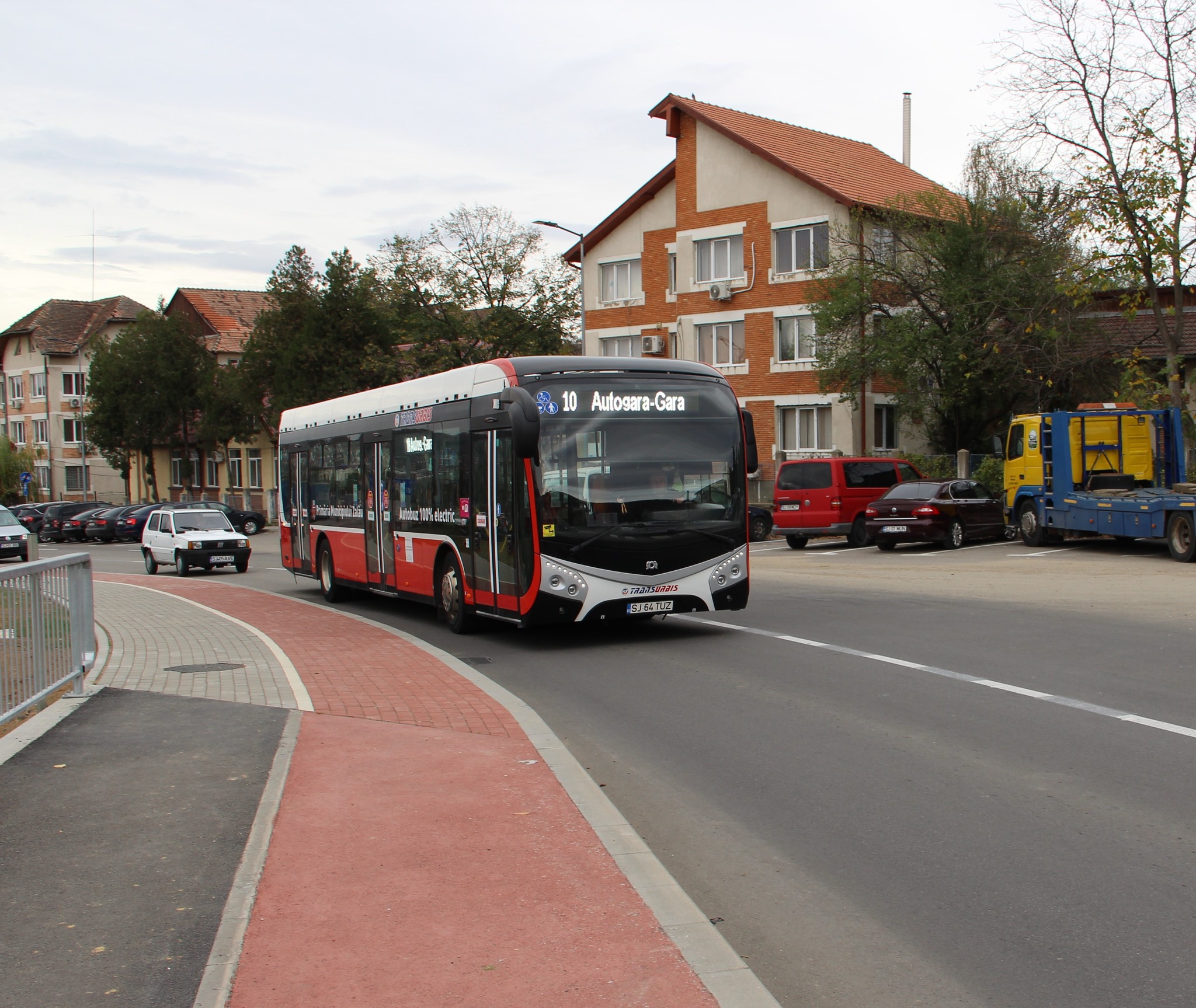 De vineri, autobuzele metropolitane transportă călătorii din patru comune spre și dinspre Zalău. Trasee, stații, program