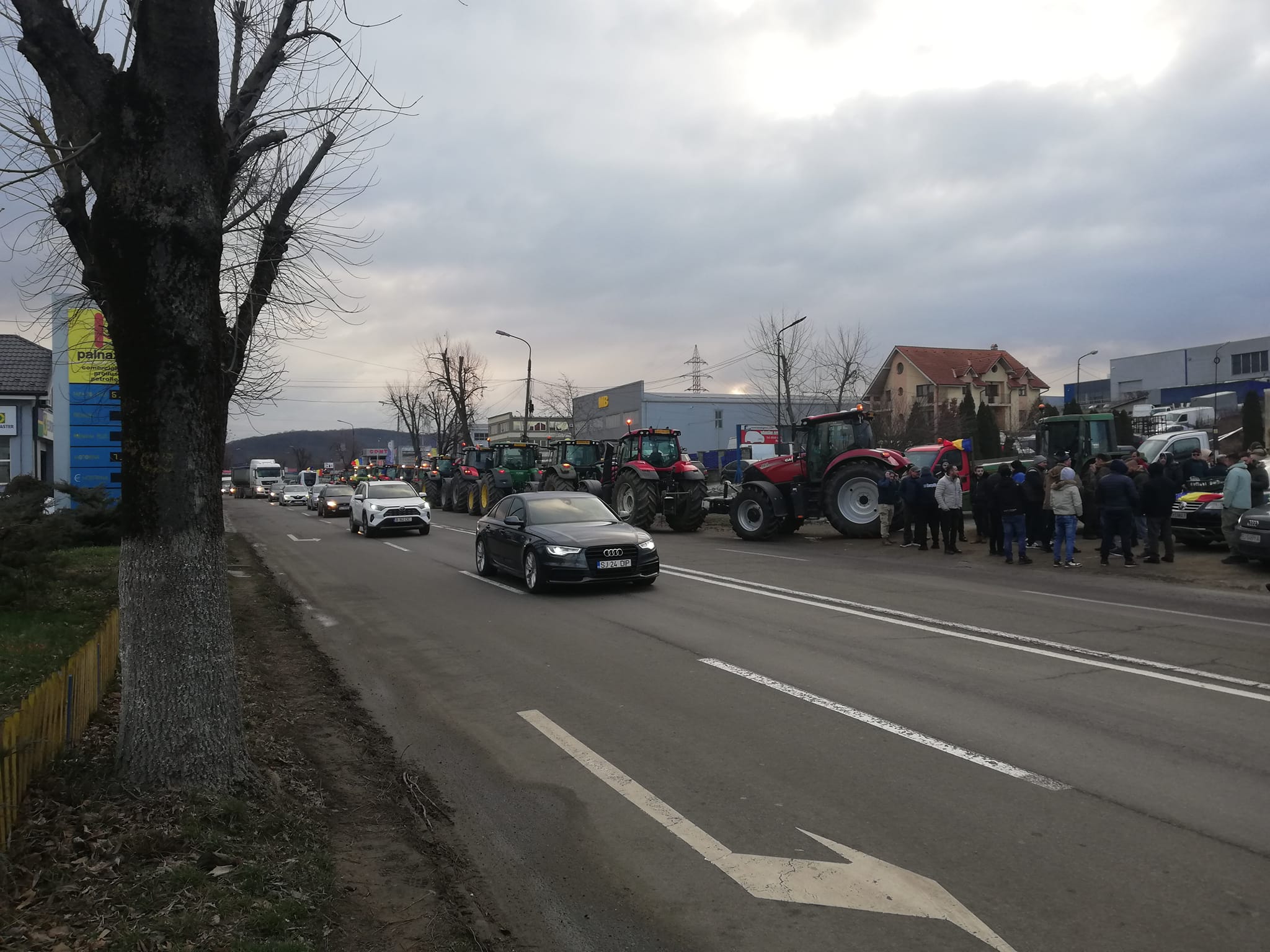 Transportatorii și fermierii protestează și în Sălaj