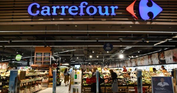 Angajații Carrefour anunță proteste