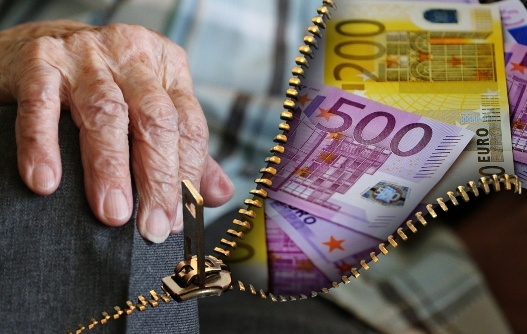 Tot mai mulți pensionari speciali în România. Cine sunt beneficiarii și cu cât îi plătește statul