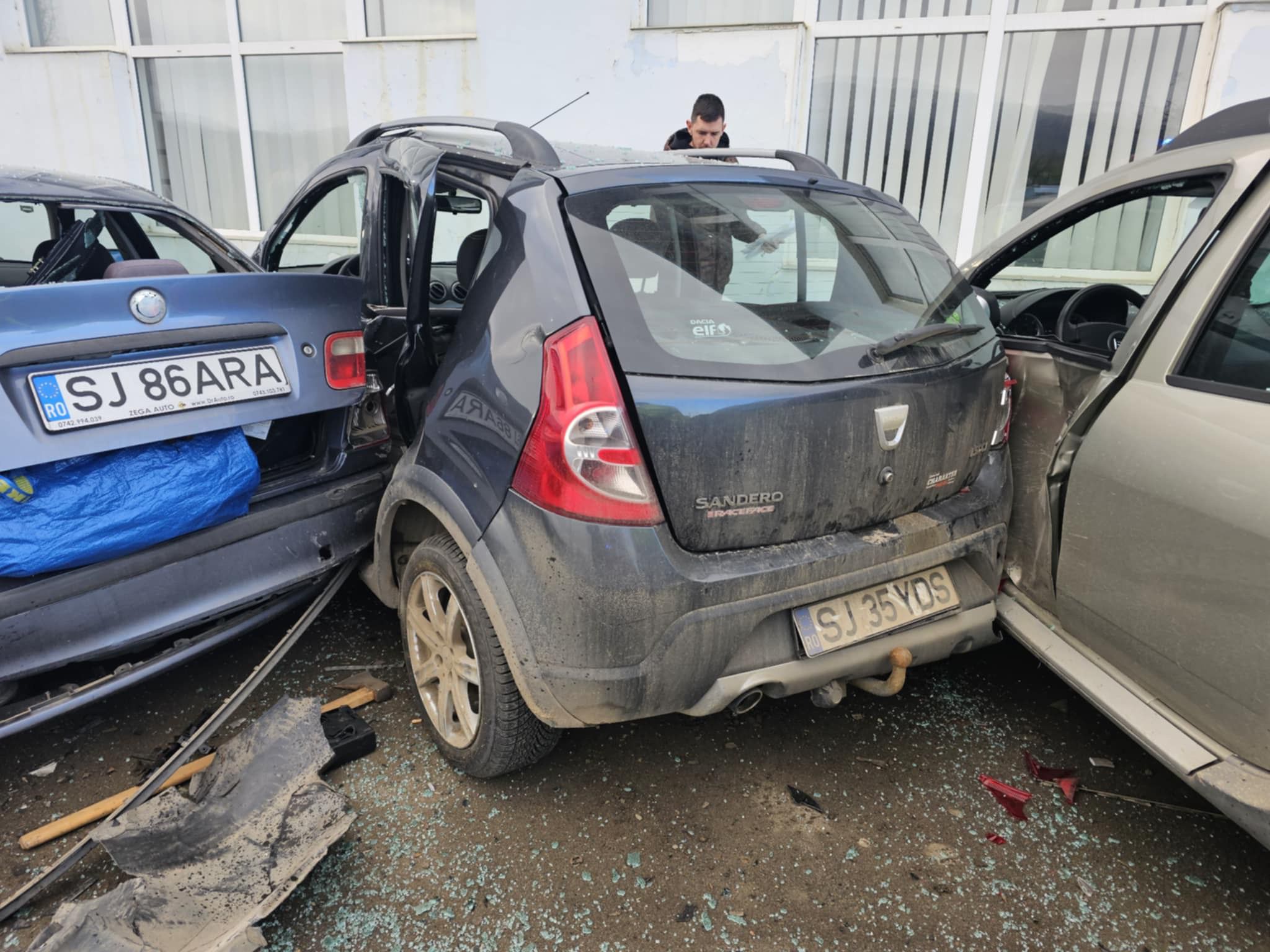 Accident lângă poligon! Mai multe mașini implicate