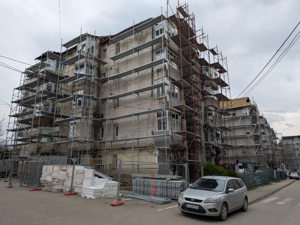 Reabilitare termică a 18 blocuri din Jibou, prin investiţii de peste 35 milioane de lei