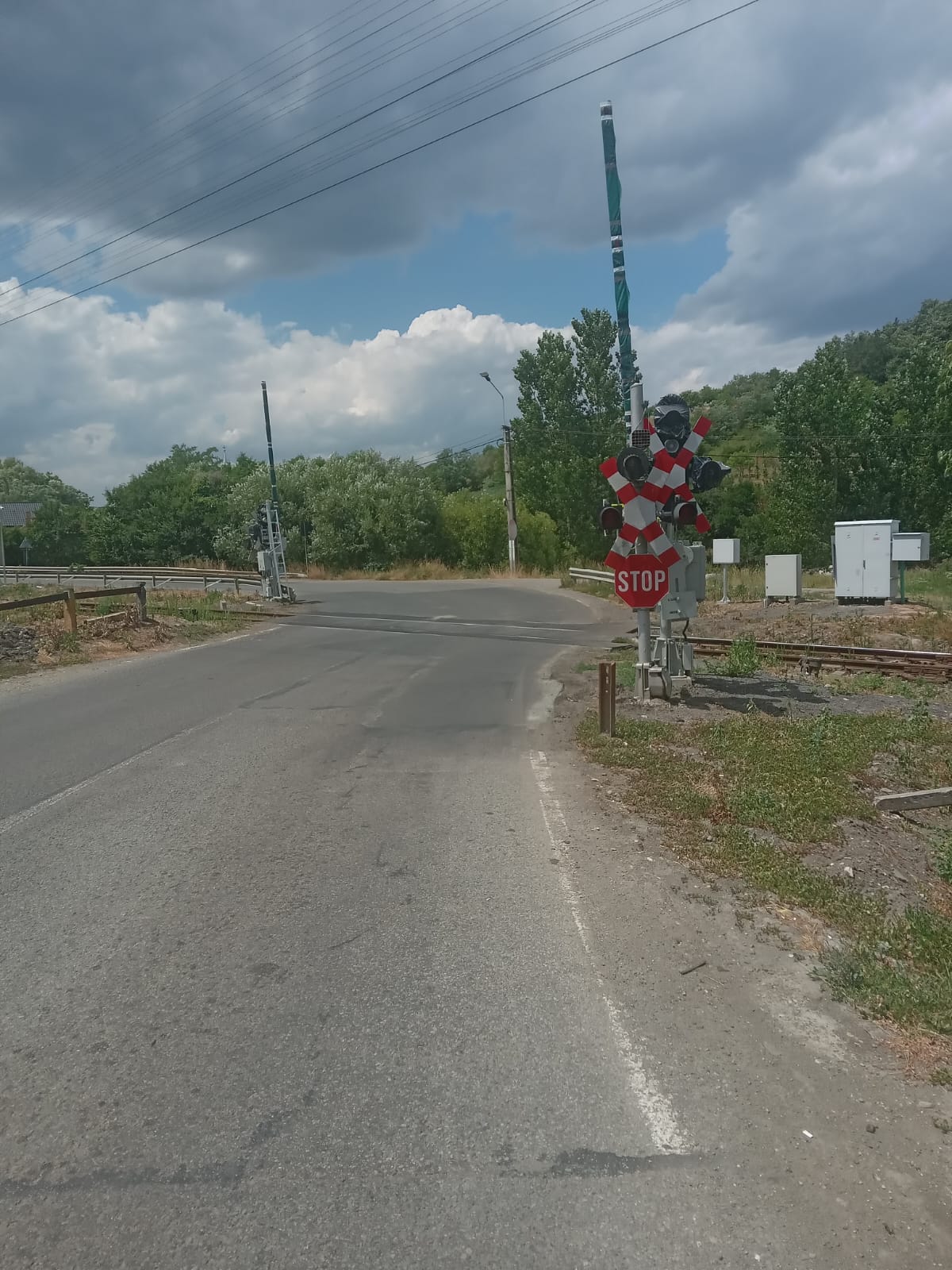 Instalarea unei bariere automate la trecerea de cale ferată din Mirșid