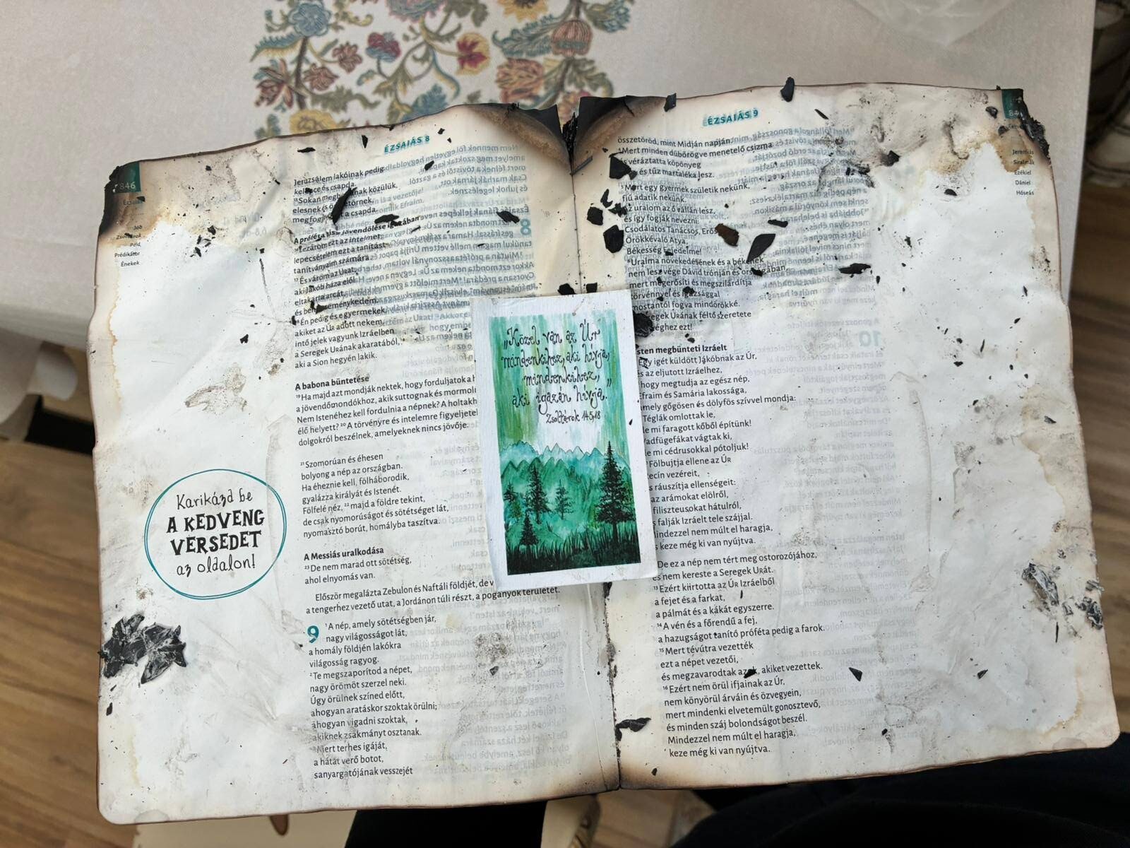 O biblie a scăpat nevătămată în urma incendiului de la Pensiunea Agape