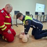 Poliţiştii, „elevii” pompierilor