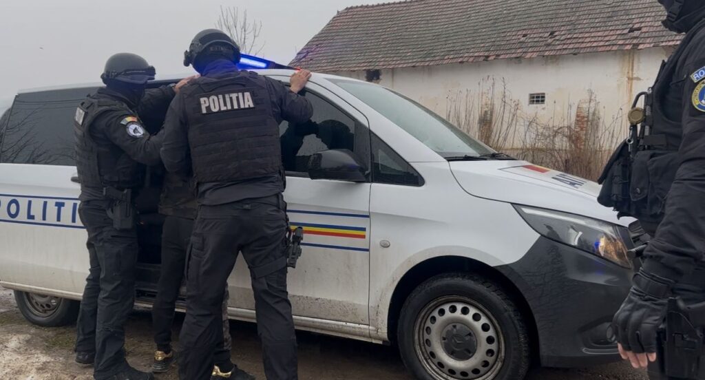 195cf27f-0756-47f6-a6d9-077fbe9d7b21