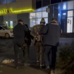 Bărbat din Zalău bătut de un tânăr din Crișeni! Jandarmii  i-au condus la sediul Poliției din Zalău (VIDEO)