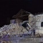 O polițistă rănită, după prăbușirea bisericii din Cehu. Se caută alte posibile victime