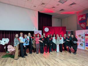 „Înfloritoare” la Zalău: Seara în care femeile și-au dat voie să respire și să strălucească din interior