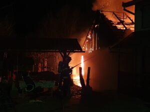 2f7593e8-f876-408a-8a12-5383c6859405