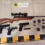 Percheziții la Bobota! Arsenal de arme neletale, în casa unui bărbat