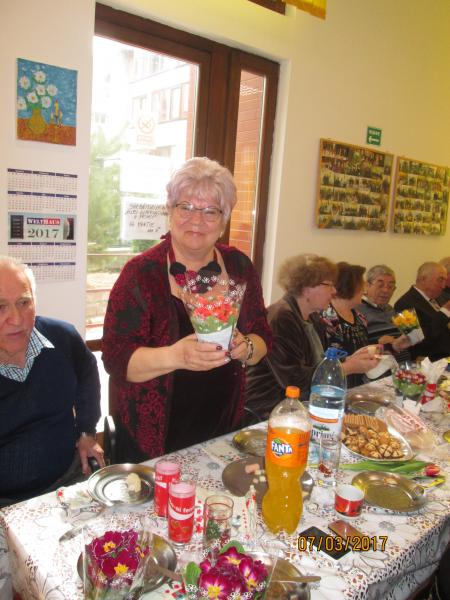 8-martie-fost-prilej-de-bucurie-la-centrul-tinerete-fara-batranete08_54605