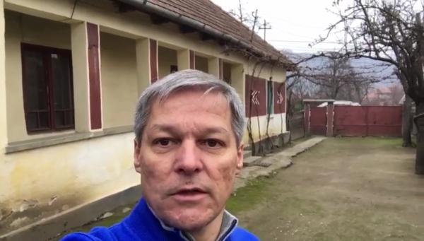 Dacian-Ciolos-a-lansat-o-chemare-la-vot-si-din-curtea-casei-parintesti-de-la-Pericei0_53415