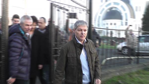 Dacian-Ciolos-i-a-chemat-pe-toti-cetatenii-sa-voteze,-indiferent-de-optiunea-politica05_53414