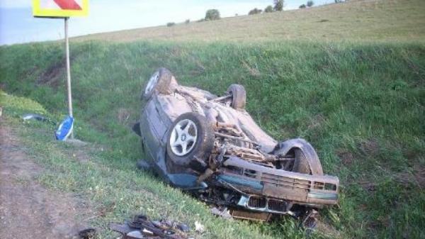 Accident cu doi raniti grav langa Varsolt