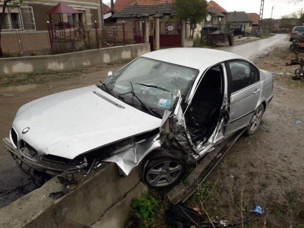 Accident ingrozitor provocat de un minor de 16 ani care a condus beat un BMW