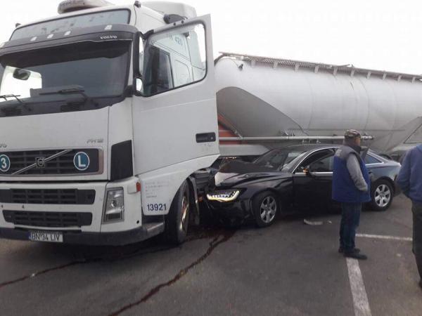 accident-intre-un-tir-si-un-audi-la-some-odorhei2_57116