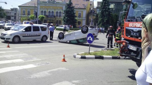 Accidentul spectaculos petrecut in fata  Primariei a lasat gura casca tot Zalaul