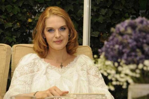 actrita-manuela-harabor-este-invitata-la-zalau-de-ziua-iei02_55649