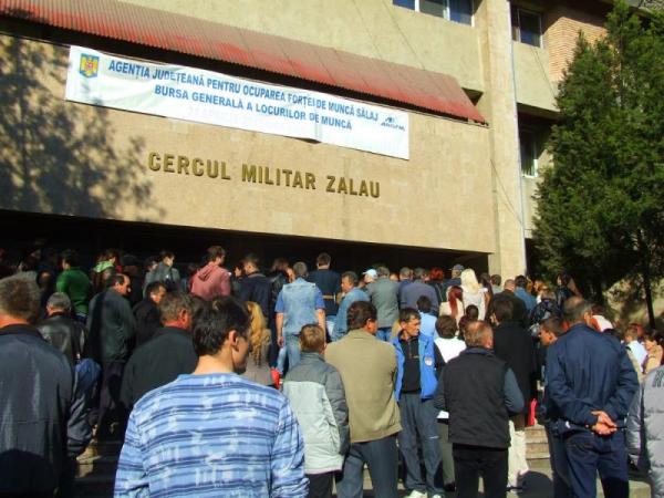 ajofm-organizeaza-maine-bursa-locurilor-de-munca-la-casa-armatei-din-zalau02_54957