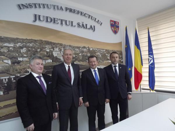 ambasadorul-statelor-unite-hans-klemm-sosit-ieri-in-zalau-pentru-participa-la-comemorarea-victimelor-holocaustului0_58562