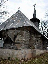 Ambulanta pentru Monumente  a salvat de la dezastru  Biserica de lemn din Brusturi