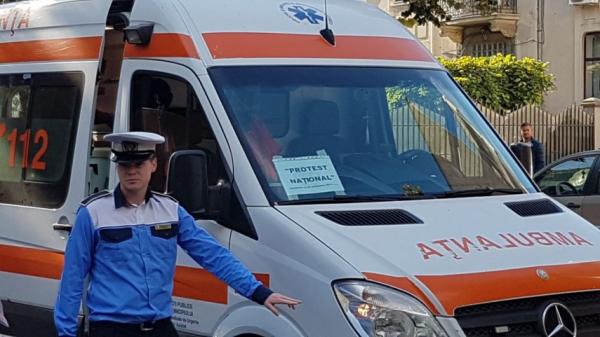ambulantele-din-salaj-merg-la-interventii-cu-nemultumirile-afisate-pe-parbriz06_57109
