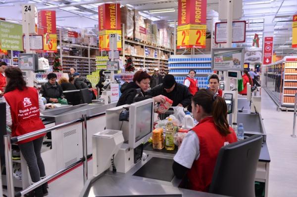 Angajatii de la Lidl vor castiga  minim 3.500 de lei pe luna