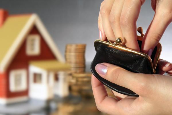 angajatii-de-la-privat-s-ar-putea-trezi-cu-salarii-mai-mici07_55206