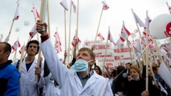 angajatii-din-sanatate-au-inceput-protestele0_59280