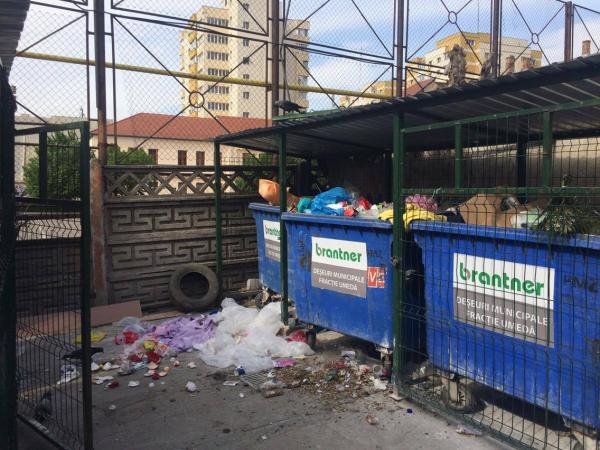 asteptam-cu-gunoiul-sub-nas-concluziile-verificarilor-facute-in-activitatea-firmei-de-colectare0_55255