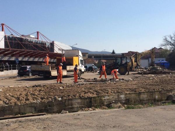 au-inceput-lucrarile-la-amenajarea-unei-parcari-de-peste-25-milioane-de-lei-in-fata-halei-agroalimentare0_54923