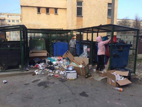 autoritatile-au-bagat-capul-in-nisip-ca-strutul-sa-nu-vada-mizeria-lasata-de-brantner-in-oras0_54760