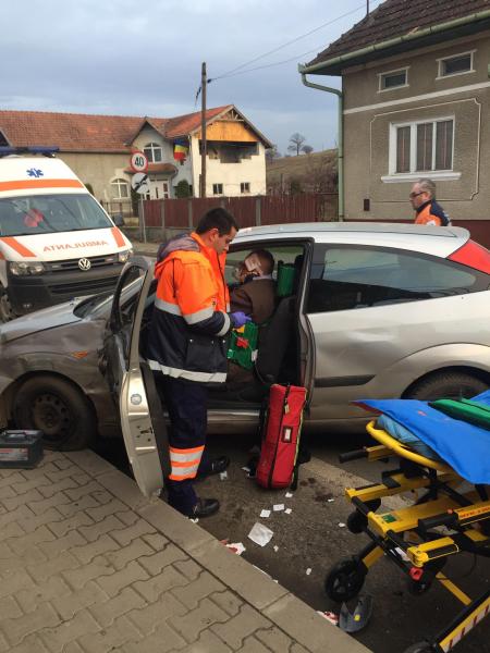 autoturism-lovit-de-tir-la-intrarea-in-jibou0_58361