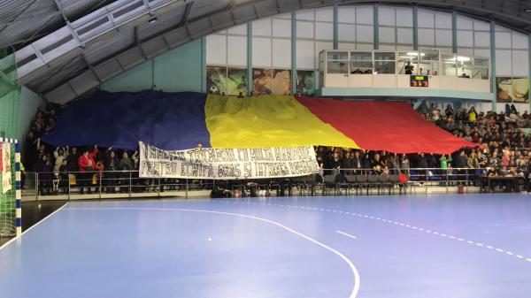 bataie-pe-biletele-pentru-meciul-cu-larvik03_58632