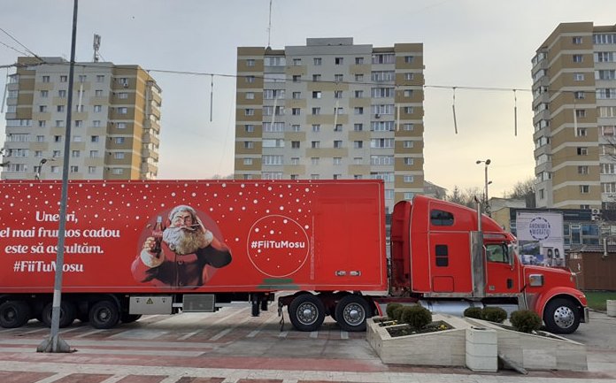 Bucurie mare! Doua zile de poveste pentru cei mici si cei mari in compania lui MOS CRACIUN si Coca-Cola