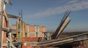 campusul-scolar-din-hida-face-concurenta-autostrazii-in-zece-ani-s-a-construit-o-ruina0_59141