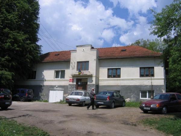 centrul-medical-de-permanenta-de-la-ileanda-este-frumos-dar-sta-degeaba-din-lipsa-de-bani06_58626