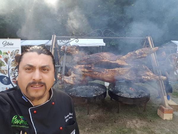 Chef-ul zalauan Adrian Szucs aka Machette  a participat la pregatirea celui mai mare taur facut vreodata la protap in Romania