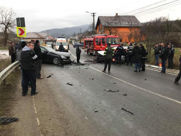 ciocnire-frontala-la-popeni0_58140