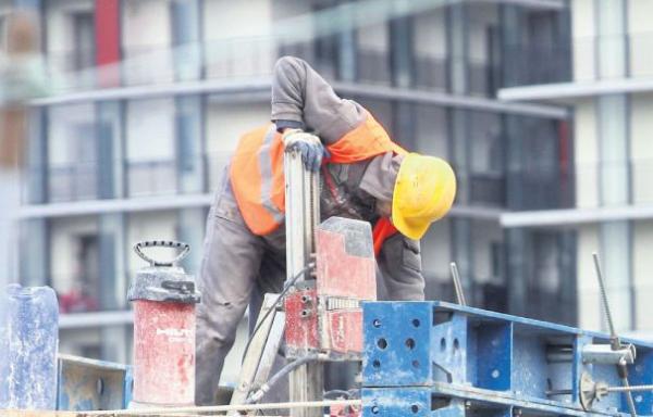 contributiile-sociale-raman-doar-in-carca-angajatului0_55677