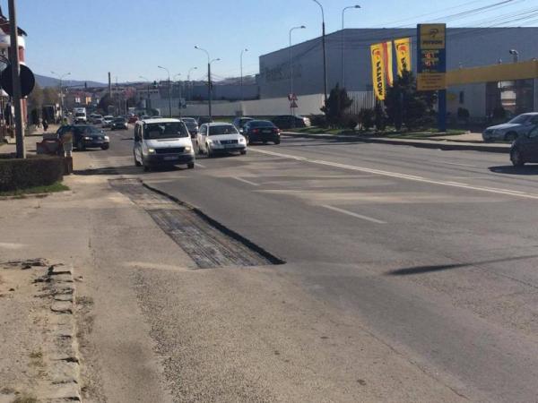 cu-banii-alocati-pentru-strada-simion-barnutiu-se-fac-reparatii-pe-bulevardul-mihai-viteazul01_55576